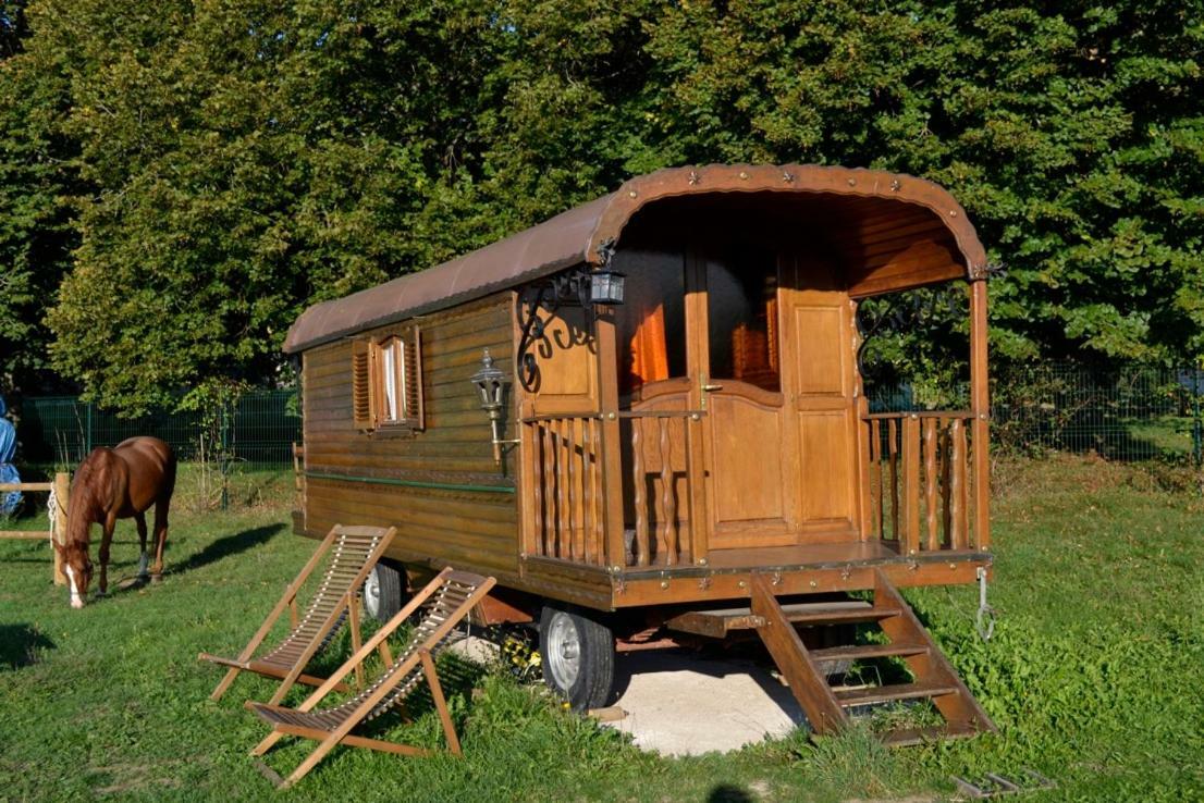 Roulotte Montfee Bed & Breakfast Semezanges ภายนอก รูปภาพ